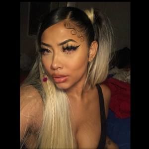 Meet your Posher, Michaela